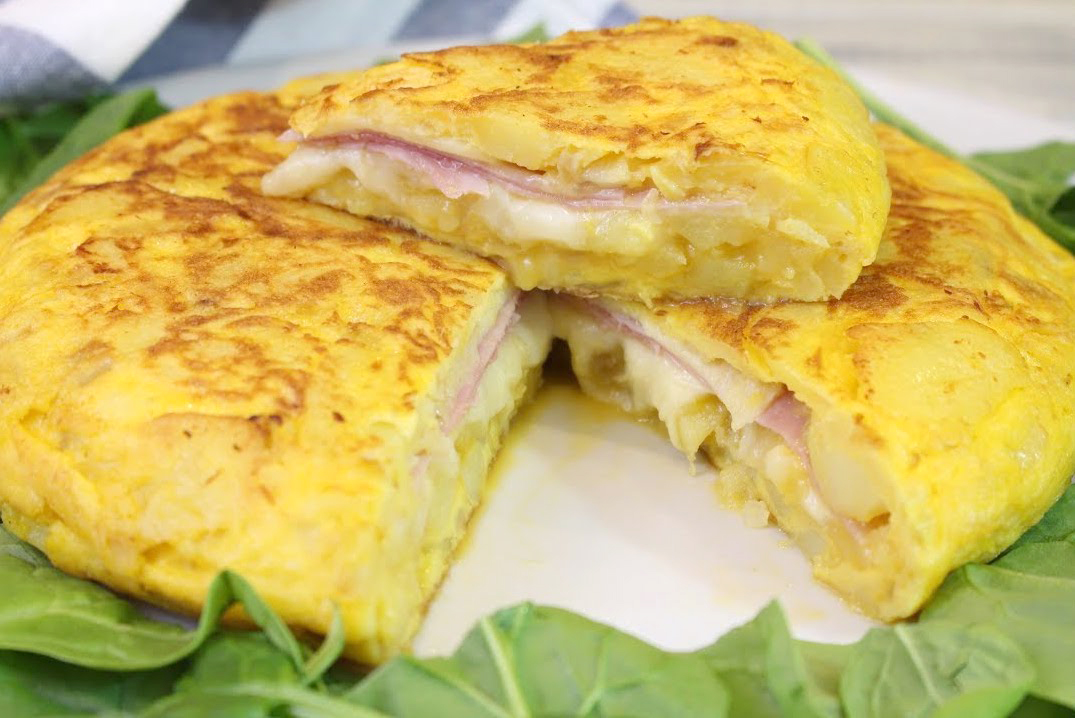 TORTILLA DE JAMÓN Y QUESO